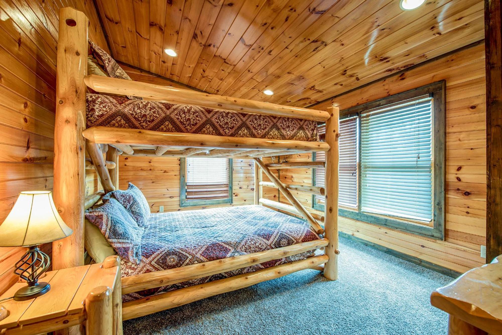 Standing Bear Lodge Gatlinburg Exterior photo