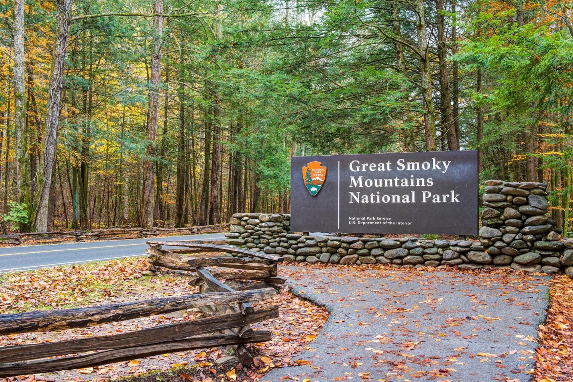 Standing Bear Lodge Gatlinburg Exterior photo